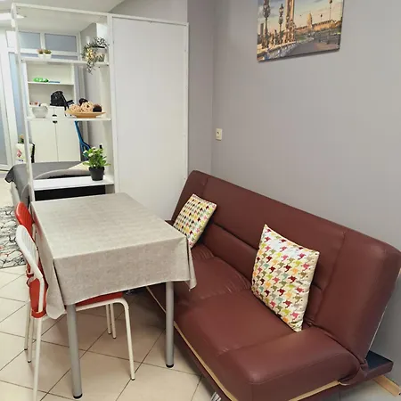 Apartman Sixtyships Center *